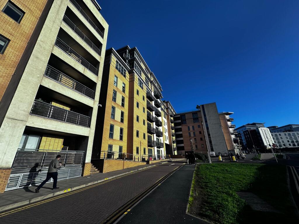 Bowman Lane, Leeds, LS10