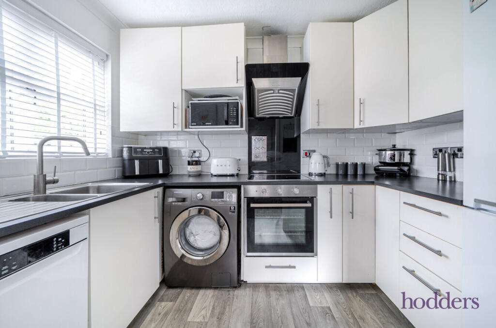 70e14ccd-b44f-404...