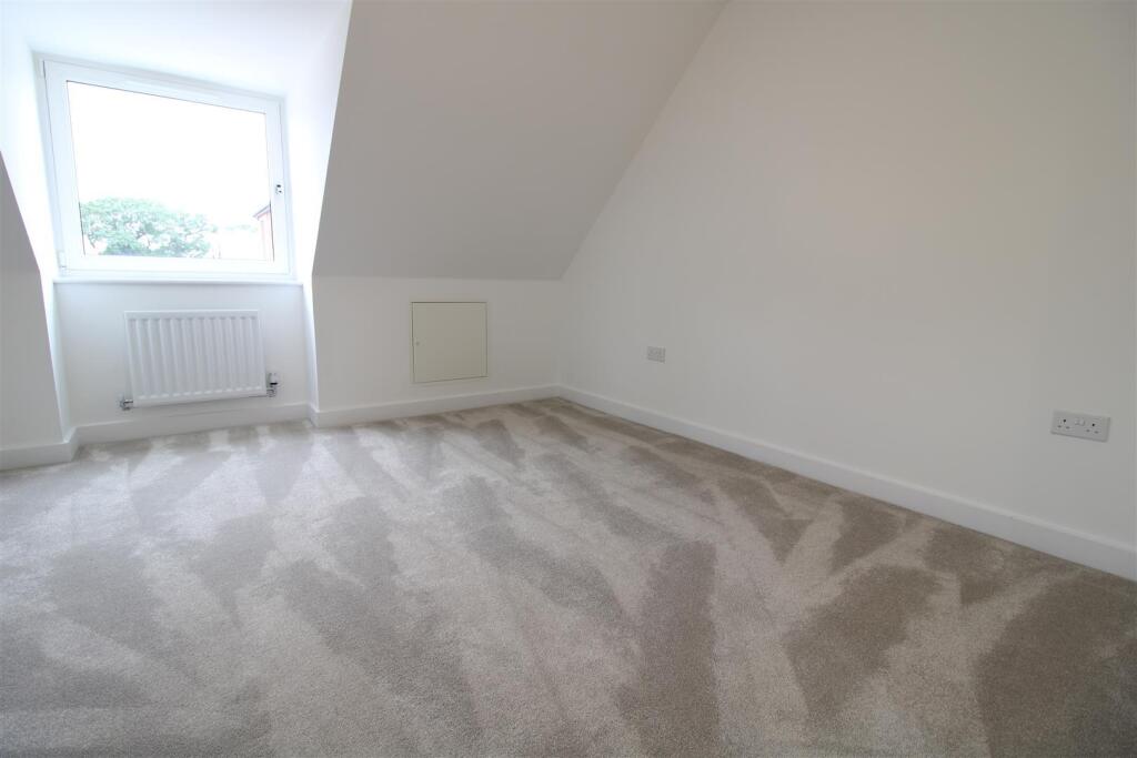 45 drovers Bedroom.jpg
