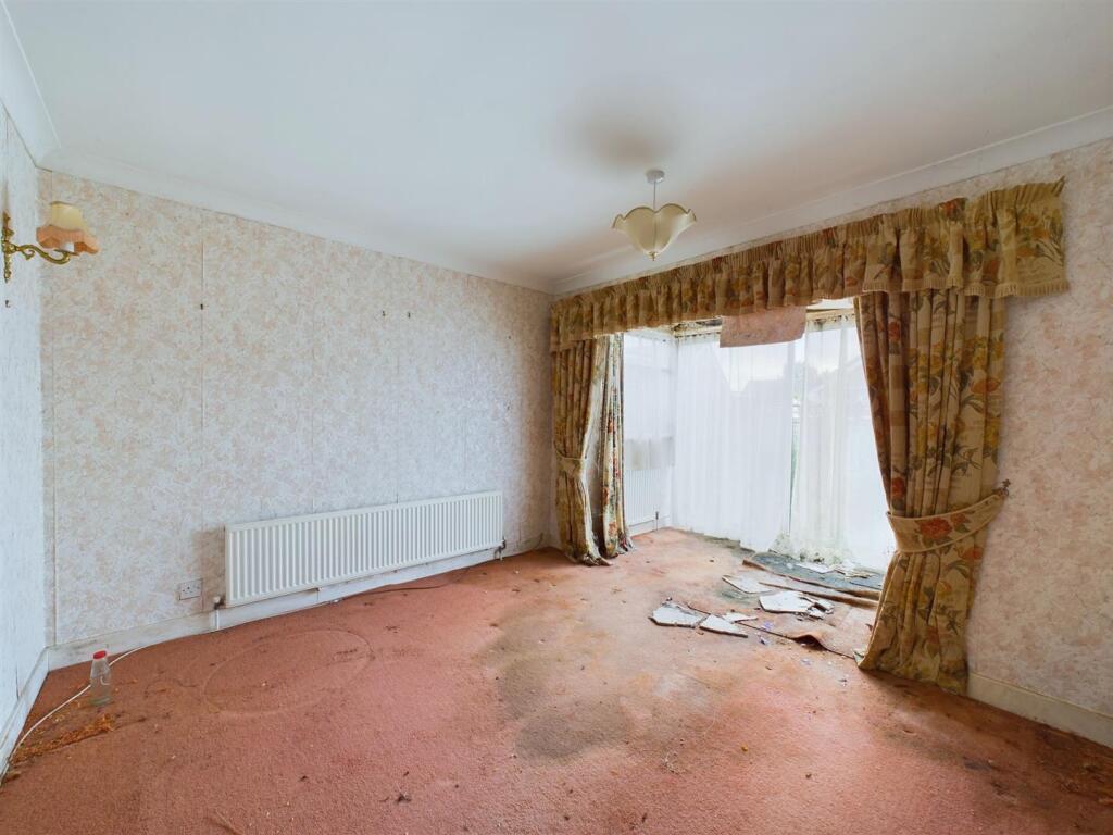Bedroom: