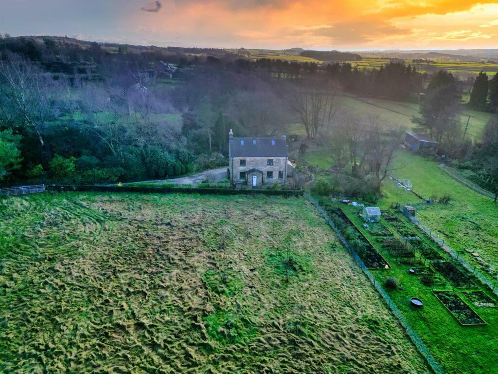 Front of the home and grounds.jpg