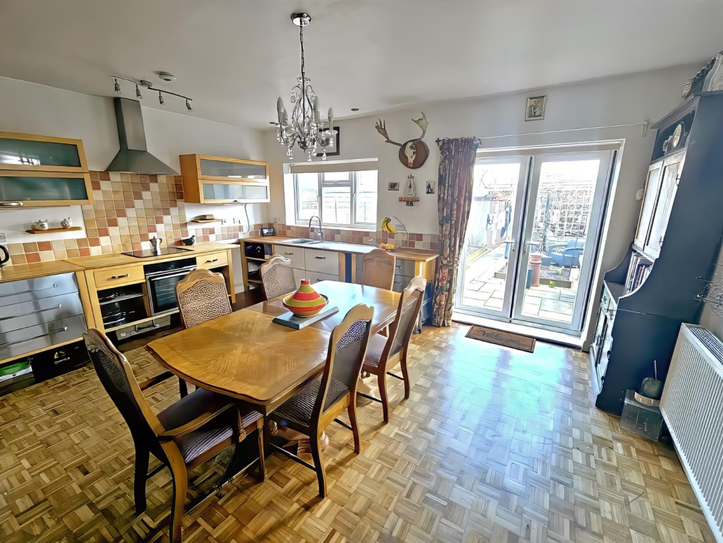 Kitchen 2 a.png