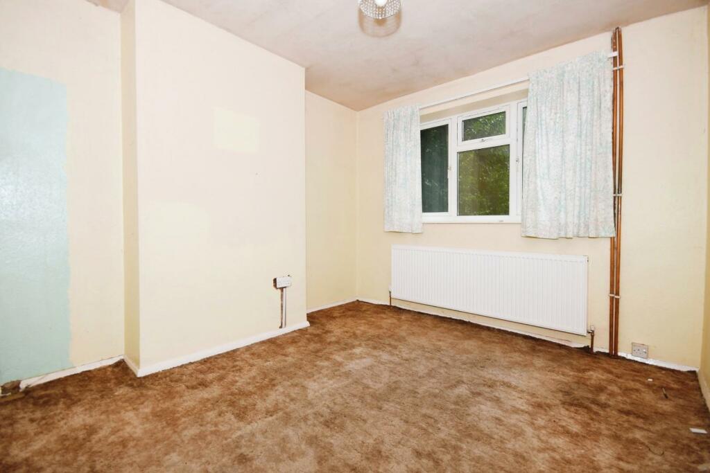 DINING ROOM.jpg