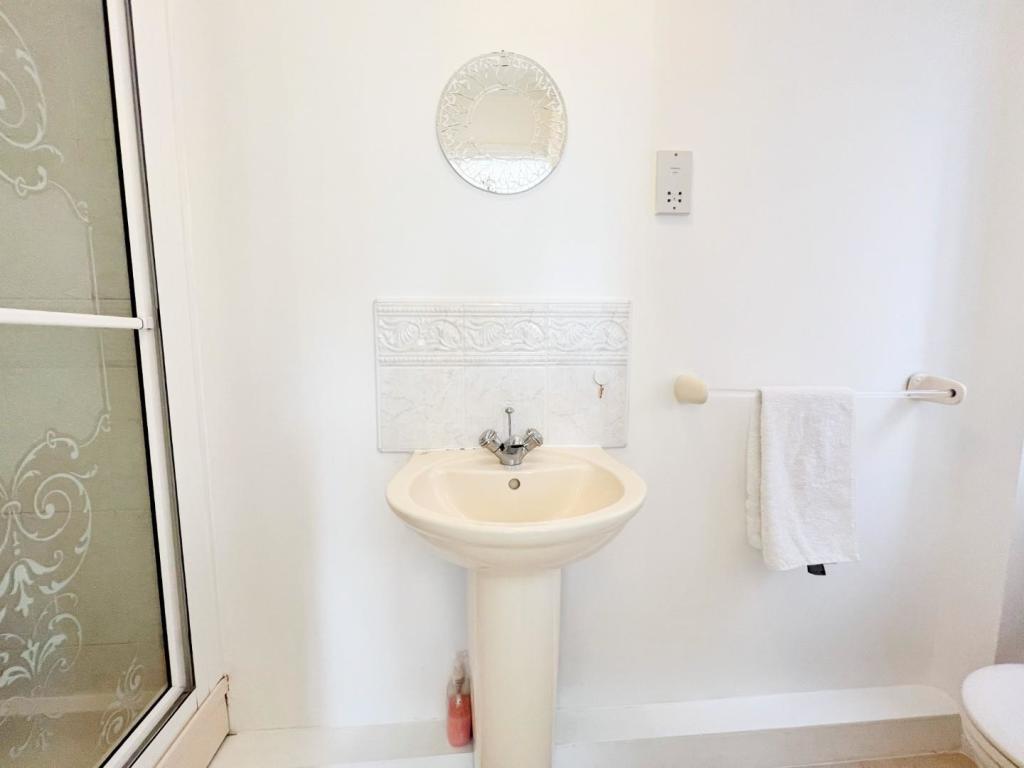 En Suite Shower Room.jpg