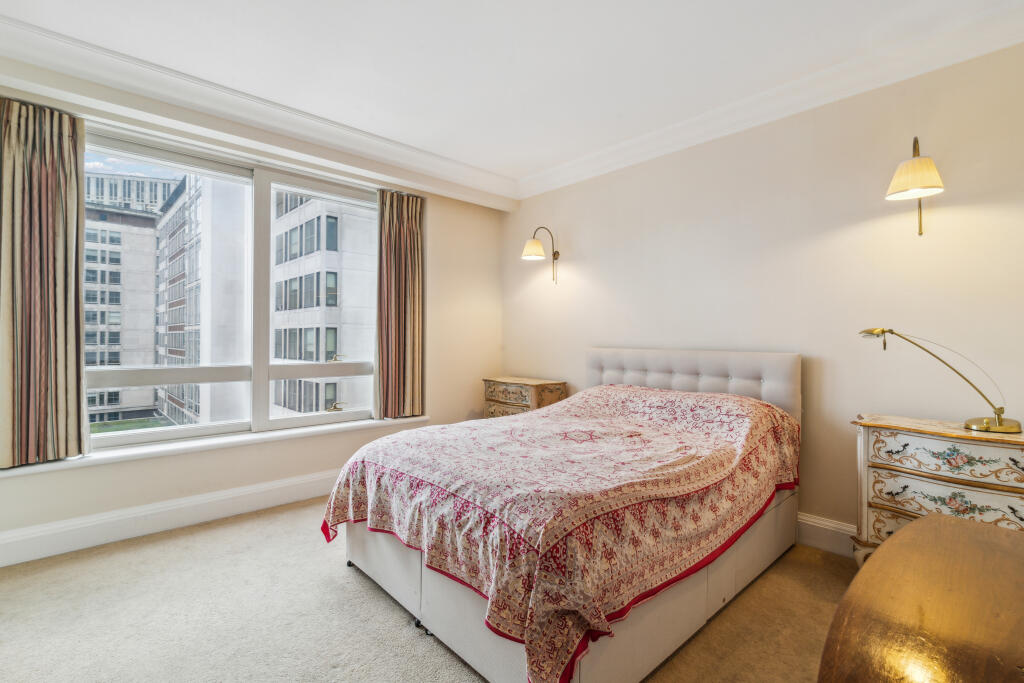 Flat 22, Peninsula Heights, 93 Albert Embankment, Vauxhall, London, SE1 7TY