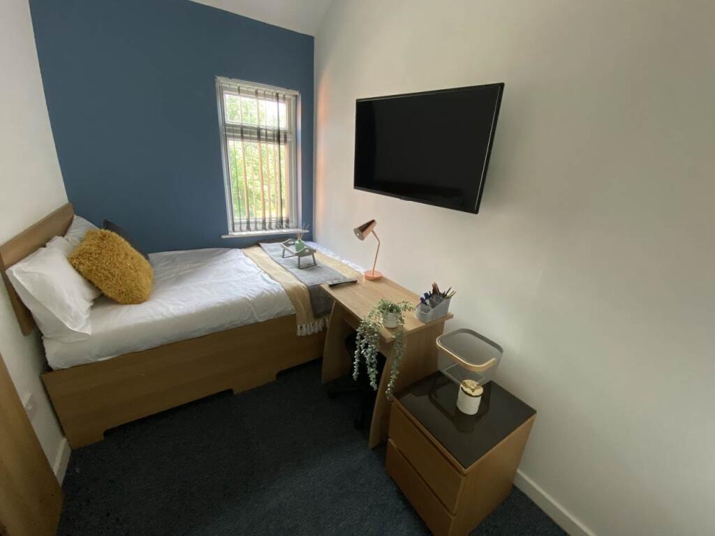 Bedroom 6 