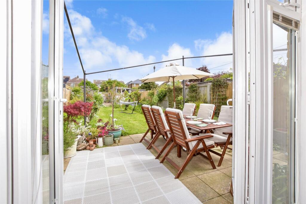 External Lifestyle Photograph