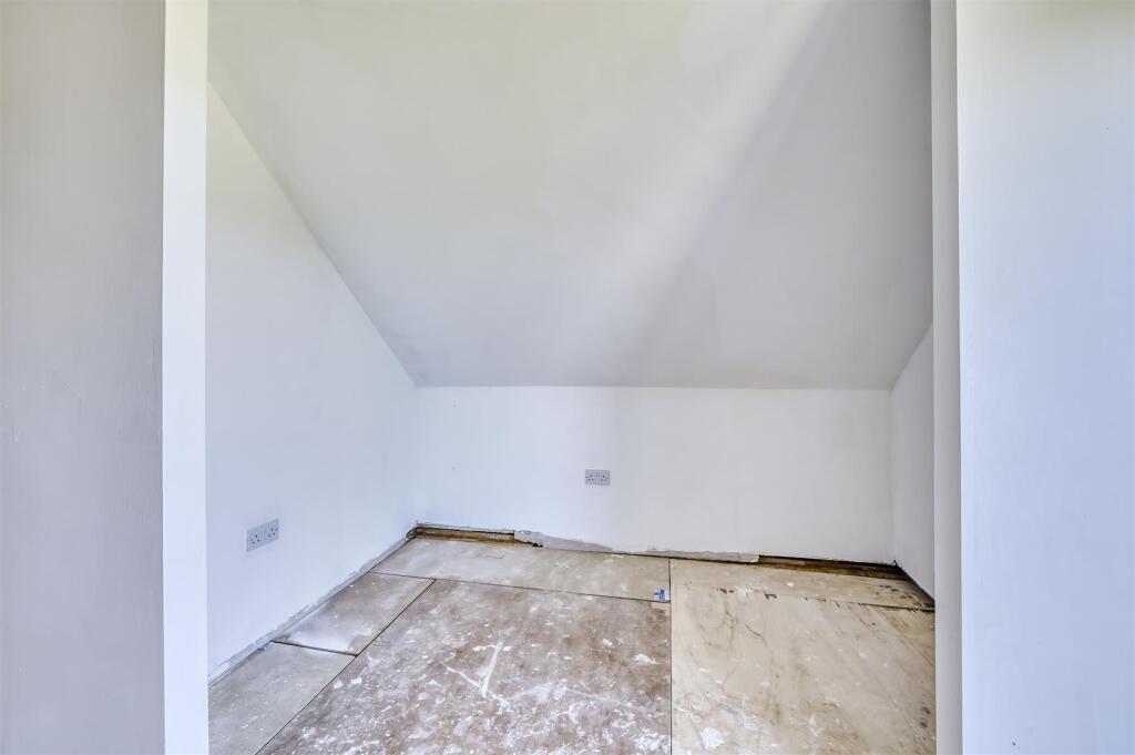 -70 Hall Avenue Rushden-21_HDR-04.jpg