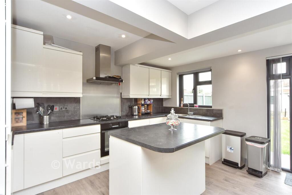 Kitchen/ Dining Area