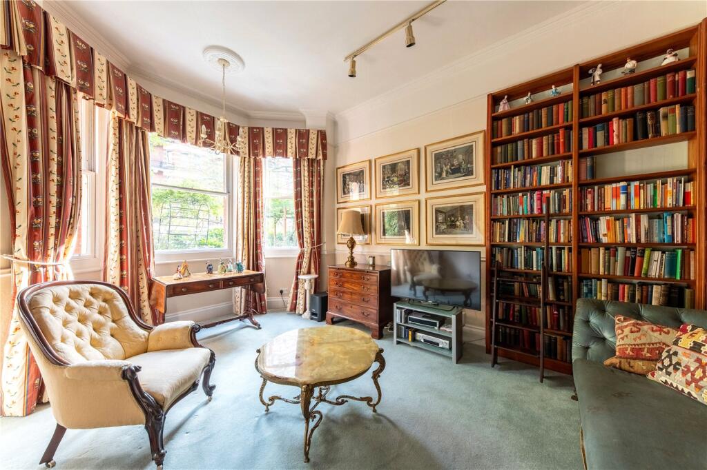Reception/ Bedroom