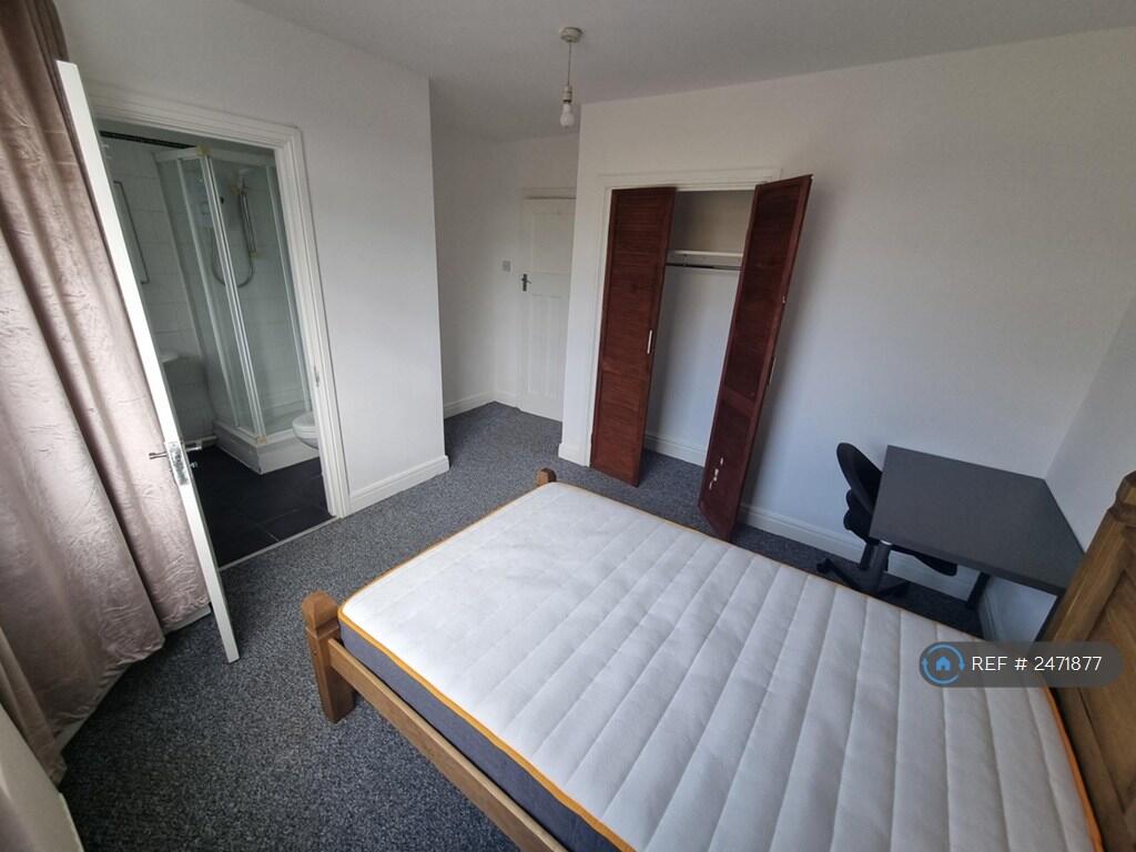 Ensuite Bedroom Front