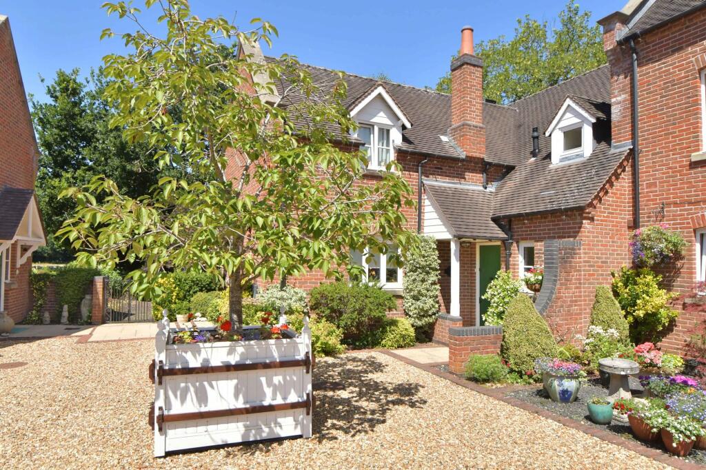 Yates Yard courtyard setting