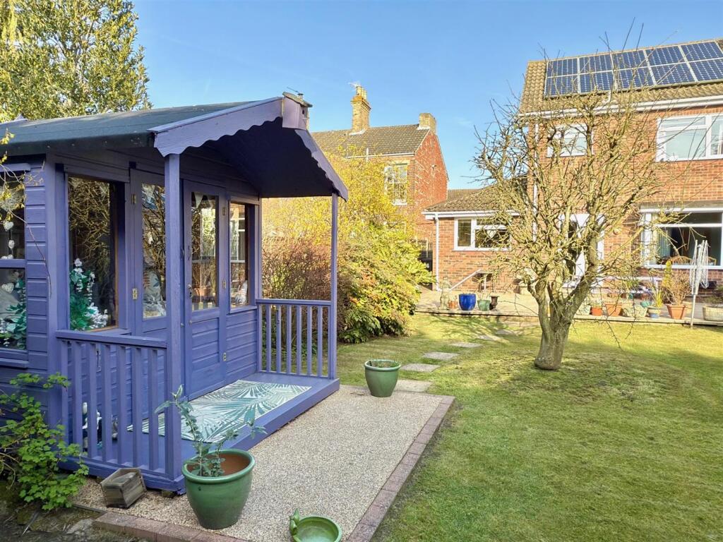 GARDEN SUMMER HOUSE.jpg