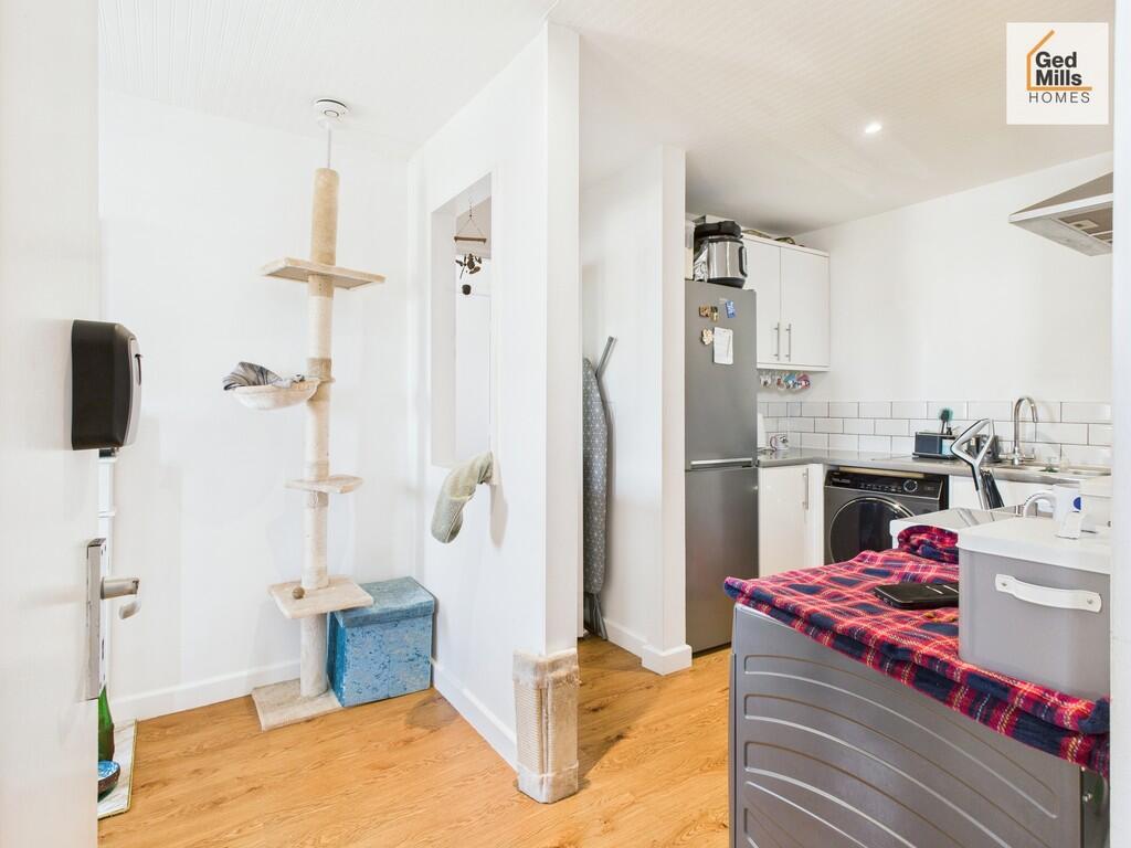 CAM04261G0-PR0081...