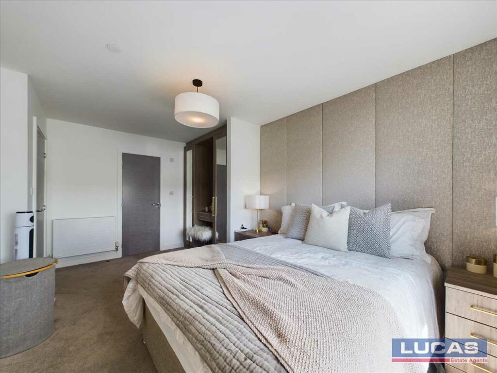 Main Bedroom En
