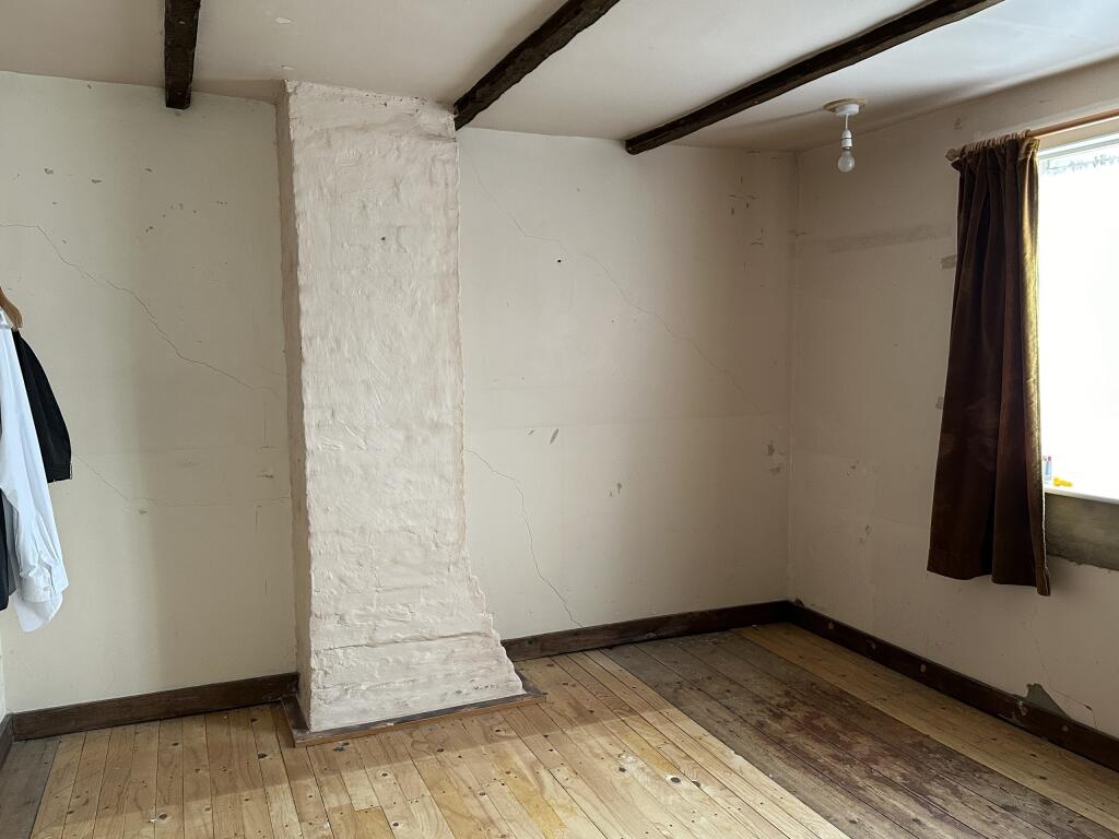 Bed 1.JPG