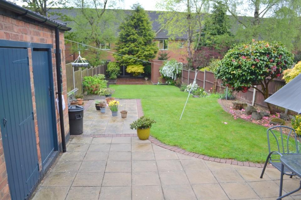 GArden 2 (Custom).JPG