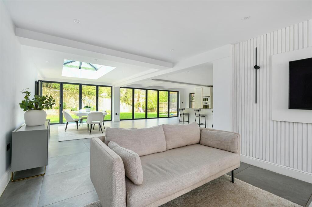 2 THE RUSSETTS - TN377FA (15).jpg