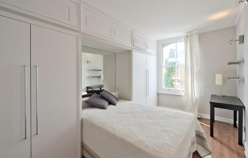 top floor 103 ifield 2.jpg