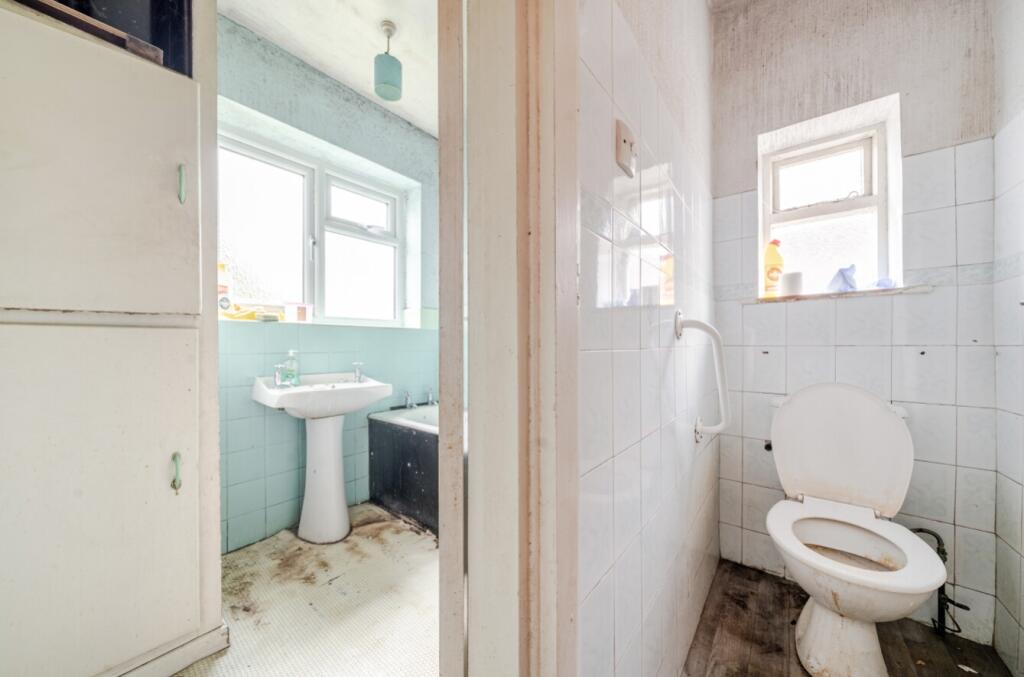 1371634-10-68f786b056175