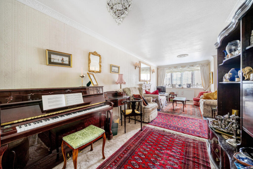 1328761-16-688792...