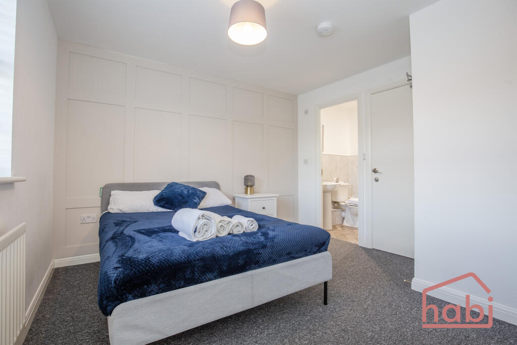 BEDROOM 1.2