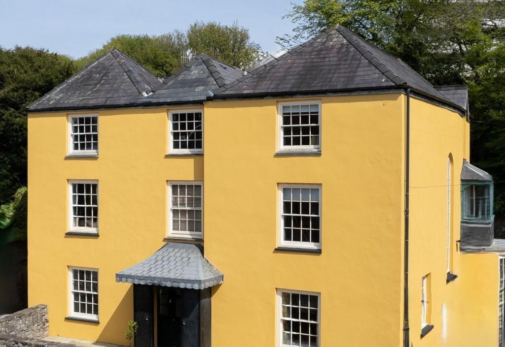 Bell Tree House Tenby - 0.jpg