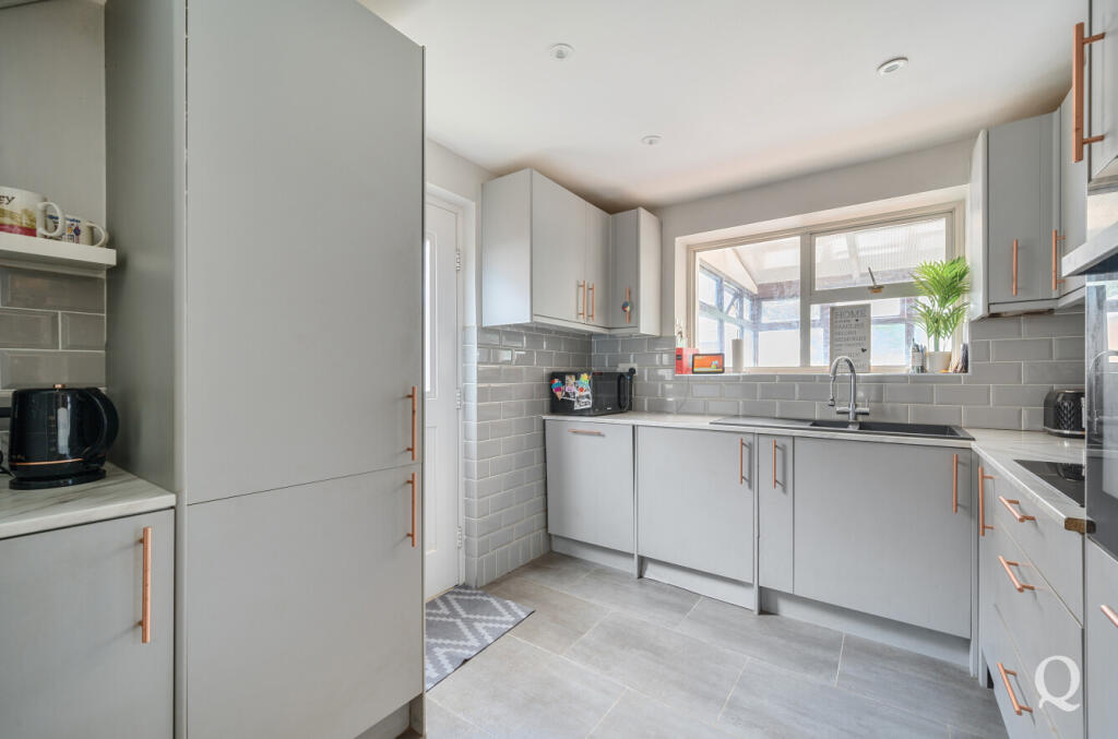 581c4f4c-76c0-401...