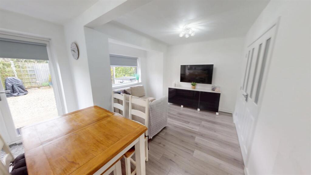 Carmelite Crescent Sitting Area