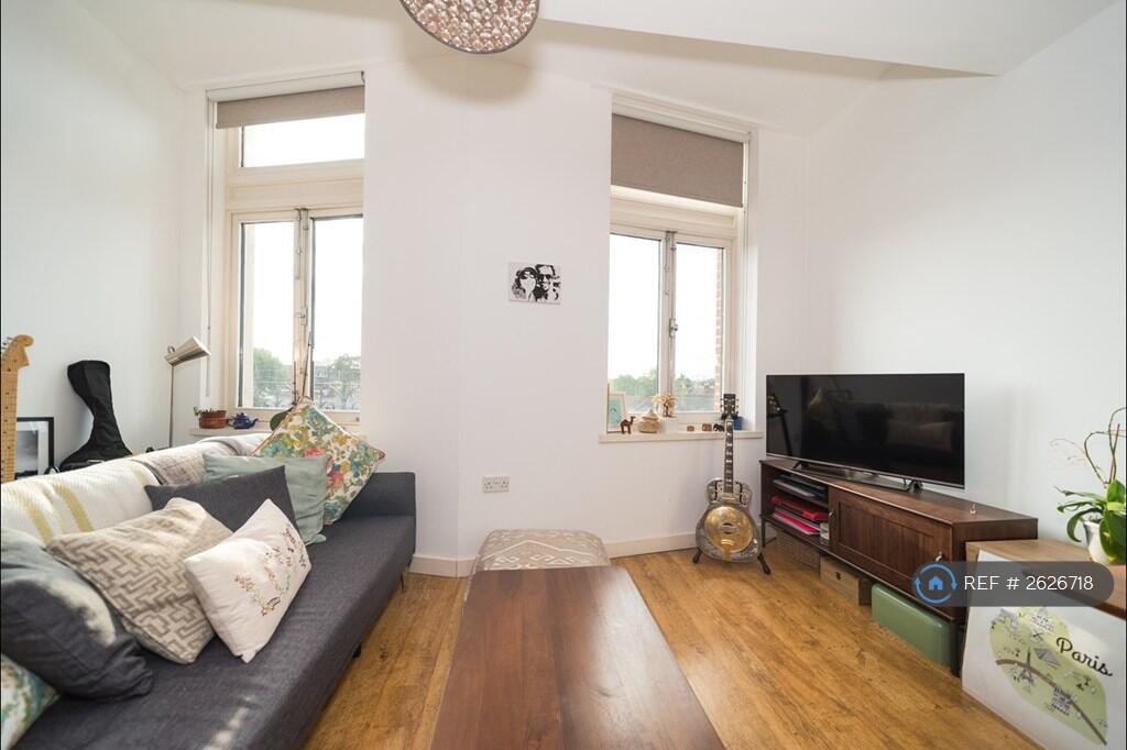 Living/Dining Area