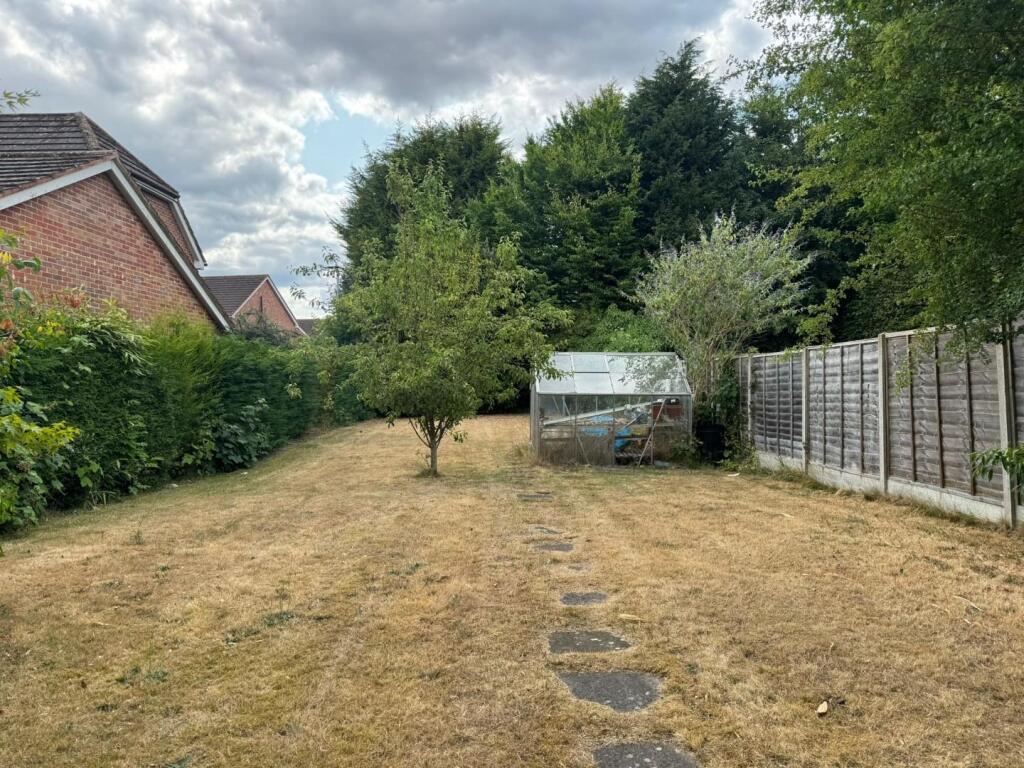 Rear Garden 11.jpg