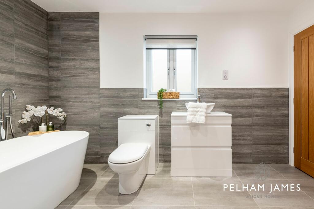 Bathroom - 1 Greatford Road, Baston
