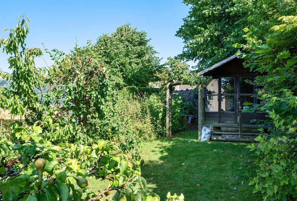 1315627-1-686008b...