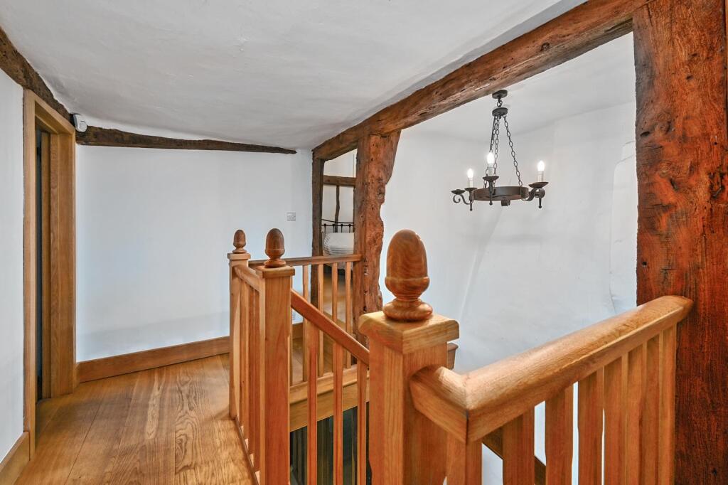 Tickham Cottage ME90HS (22).jpg