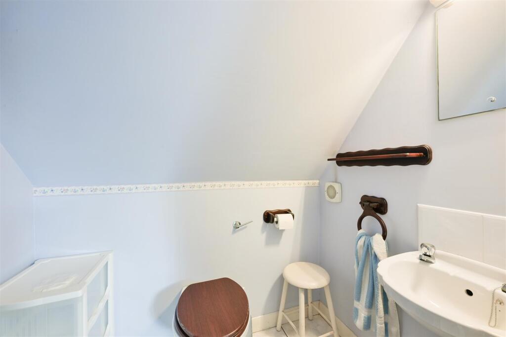 GREENHAYES AVENUE, 7- (10).jpg