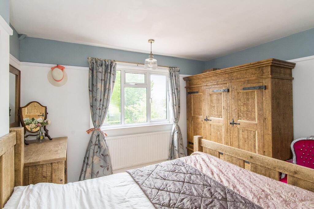 (Bedroom One Photo Two)