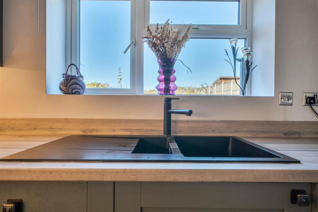 Sink.jpg