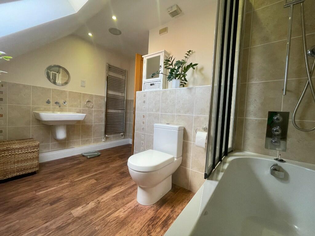 Family bathroom 