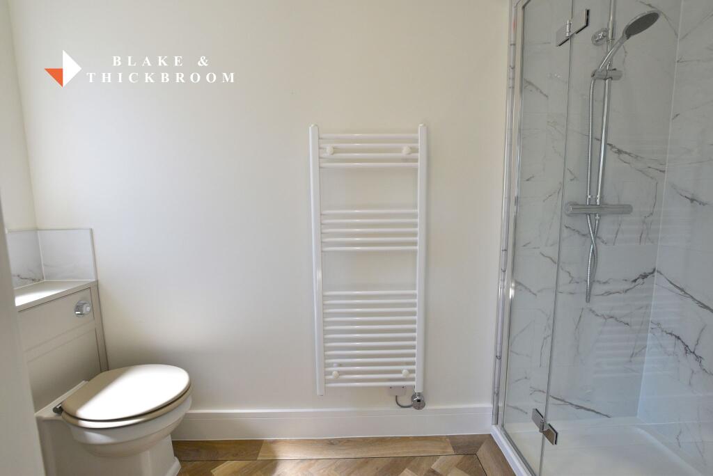 EN SUITE SHOWER ROOM