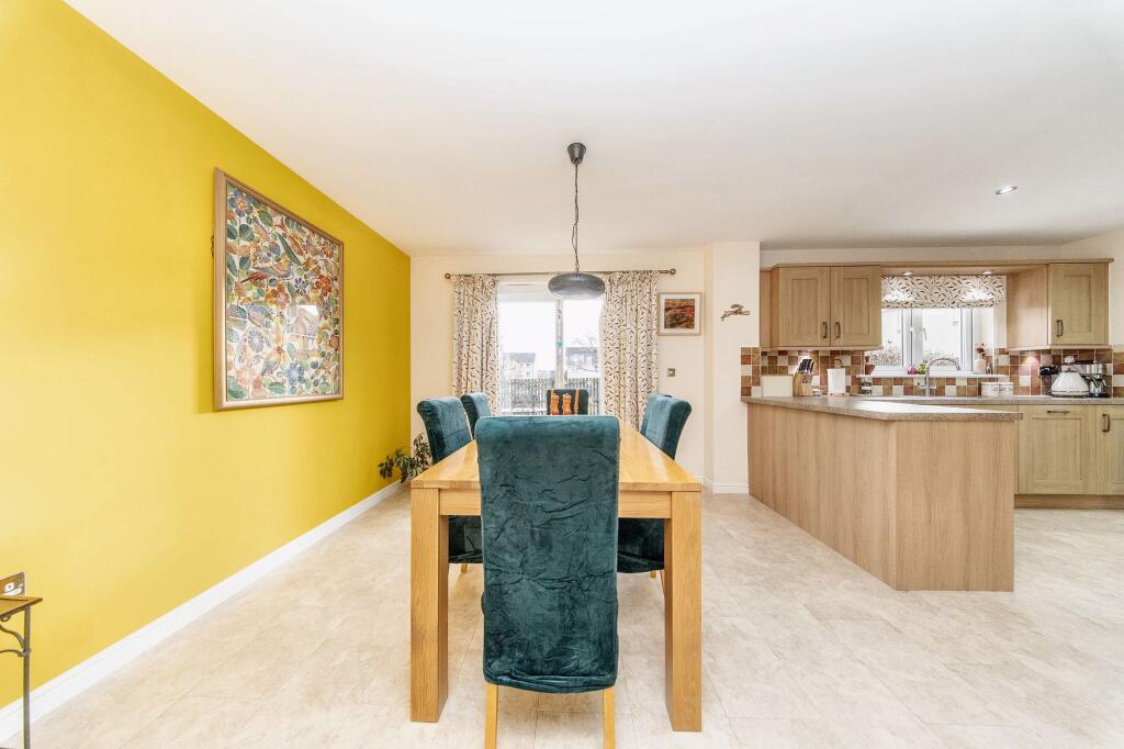 Dining/Kitchen Area