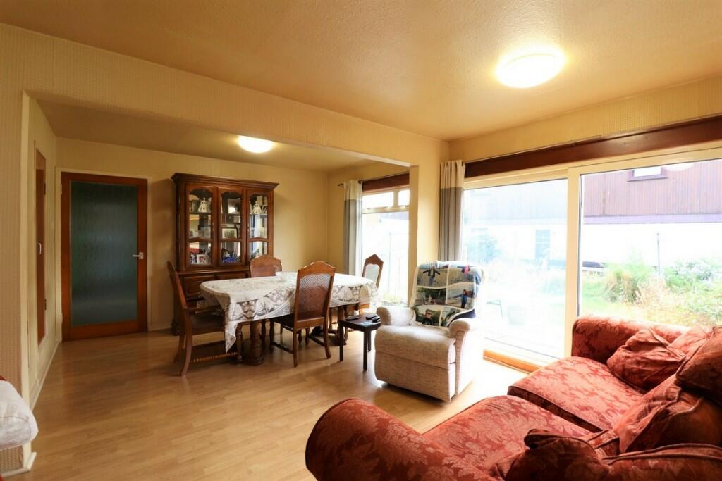 Lounge to dining 