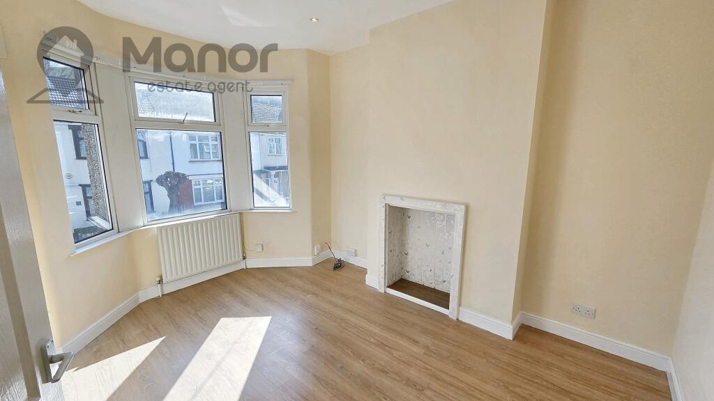 WhatsApp Image 2025-03-19 at 14.13.50 (2)