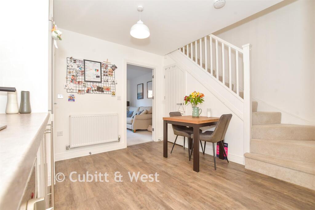Kitchen/ Breakfast Room
