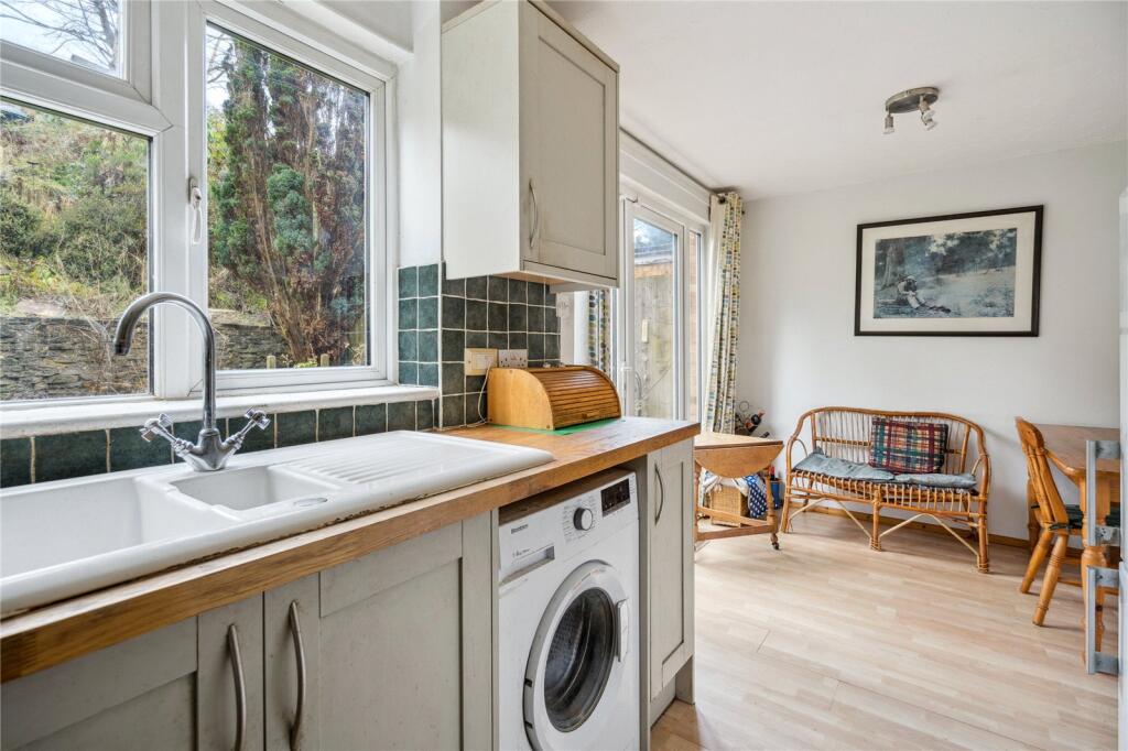 Kitchen/Dinding Area