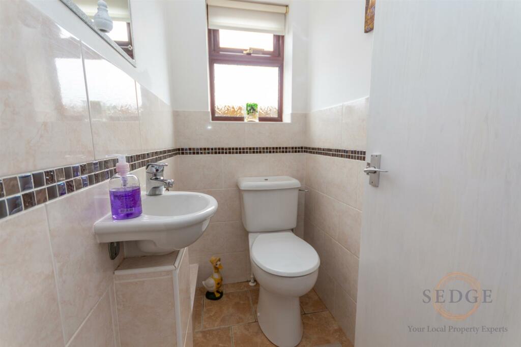 1 mayfield close -15.jpg
