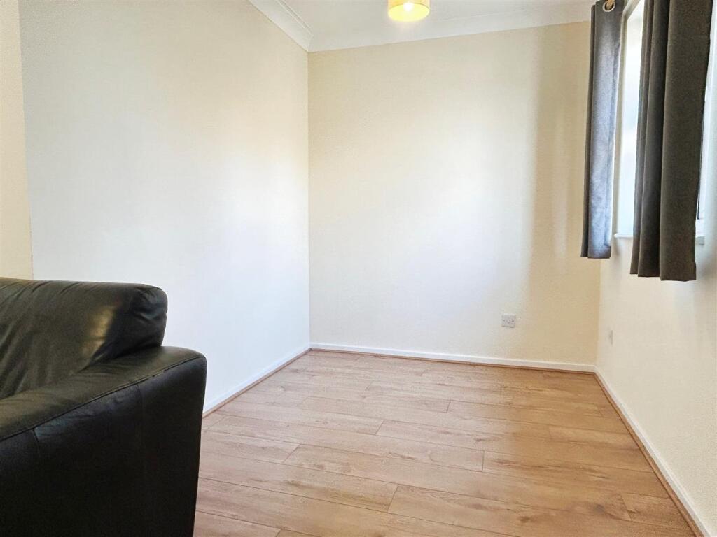 67797dcb-dining 20room.jpg