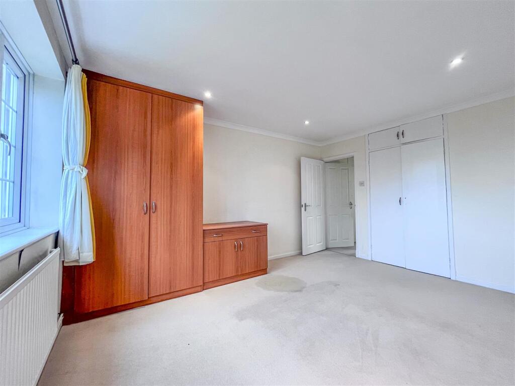 bed 1 image 2.jpg