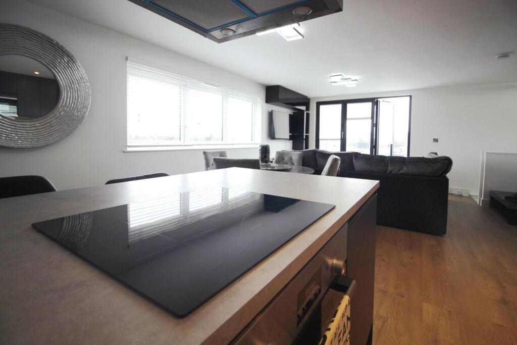 KITCHEN 4.JPG