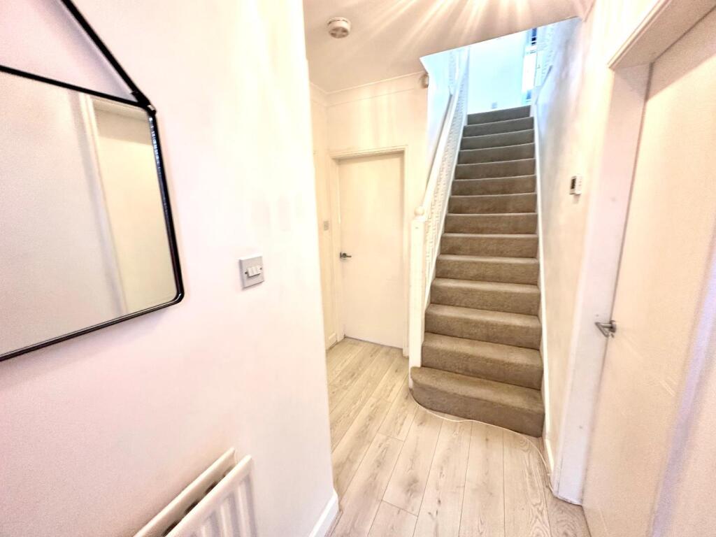RECEPTION  HALLWAY