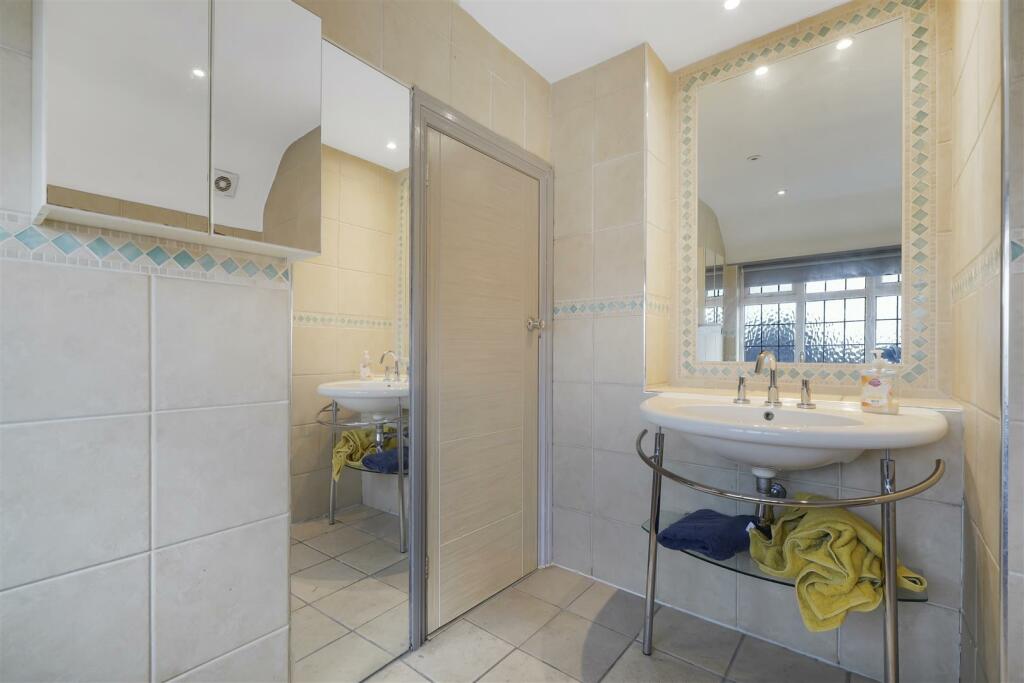 24 The Crossways - WrR7IRCDszmWi4INGbR9.jpg